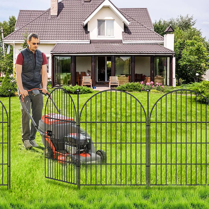 How does a wire sheet garden fence improve the security of the courtyard?
